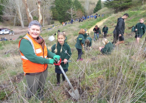 HBRCs Sally Chandler and young friends planting at Te Mata Park
